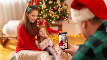 taking-photos-at-christmas taking-photos-at-christmas