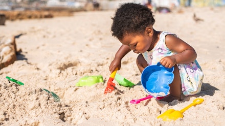 toddler-beach