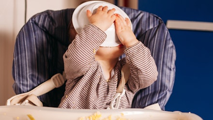 baby-messy-eating