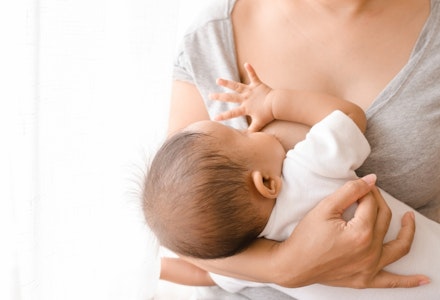 baby growth spurts growing weight gain breastfeeding feeding increase baby breastfeeding