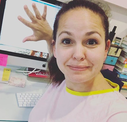 desk work giovanna