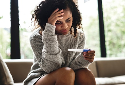 pregnancy test faint line positive negative result fertility hcg confusion