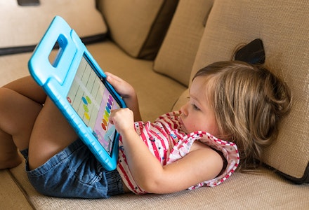 toddler addicted to ipad