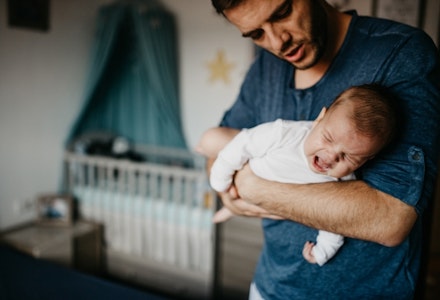 6 week old baby development milestones colic