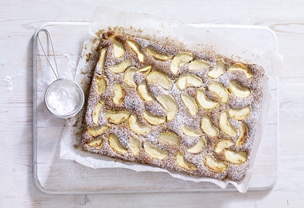 Mary Berry’s Spiced Dorset Apple Traybake Mary Berry’s Spiced Dorset Apple Traybake