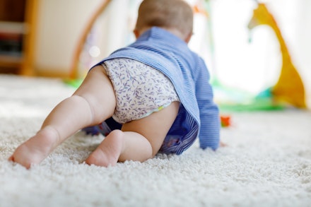 baby crawl