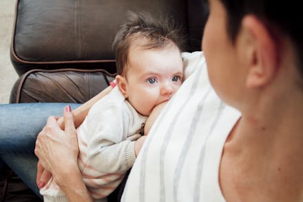 1) They love to watch you baby feeding