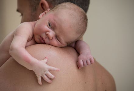1) Struggling to settle your newborn? Get Dad involved Struggling to settle your newborn? Get Dad involved