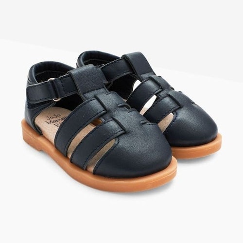 Closed-toe Leather Sandals