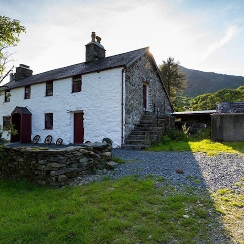 Hen Dy Cottage