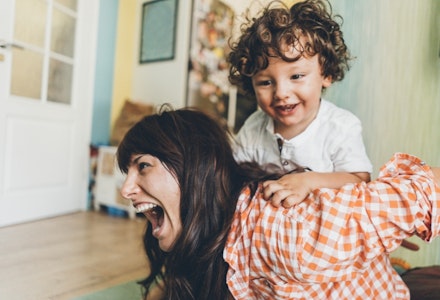 how to stop breastfeeding distraction