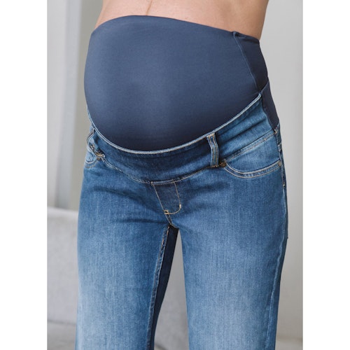 Isabella Oliver over-the-bump maternity boyfriend jean