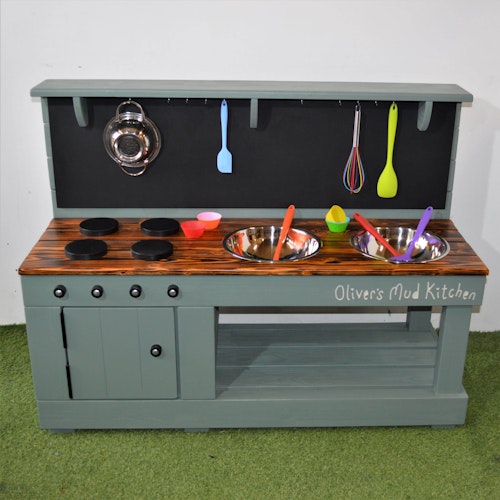 Two Bowl with Oven, Hob and Chalkboard