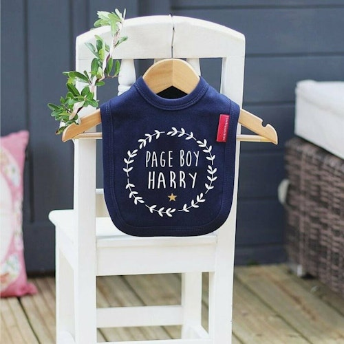 Page Boy Wreath Bib