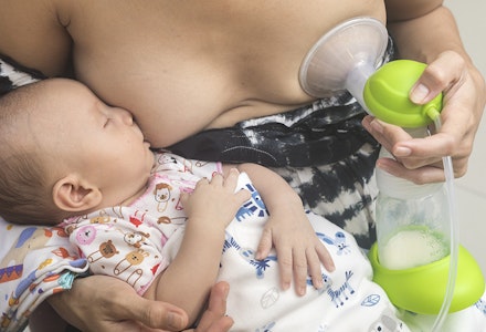 single breast pump while breastfeeding