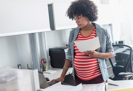 woman working pregnant
