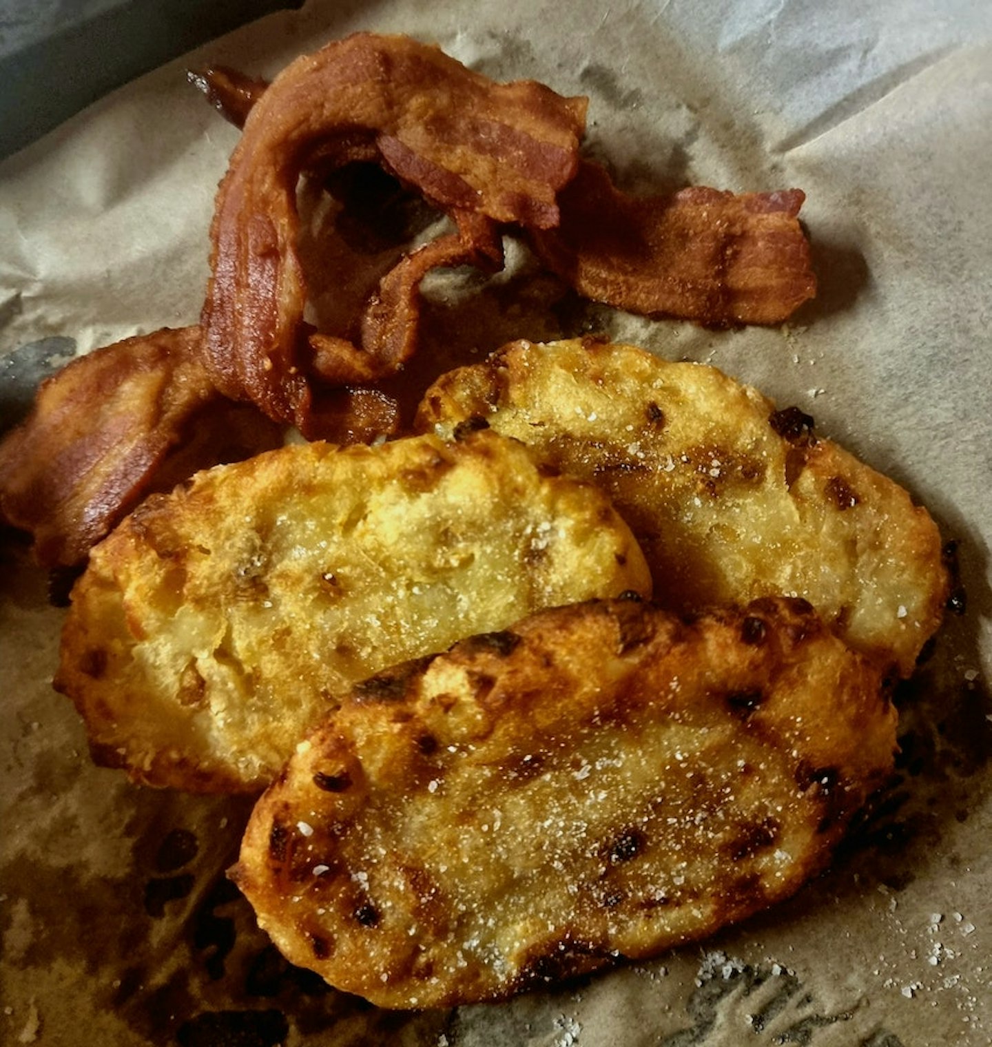 Salter_Air_Fryer_hash_browns_and_bacon