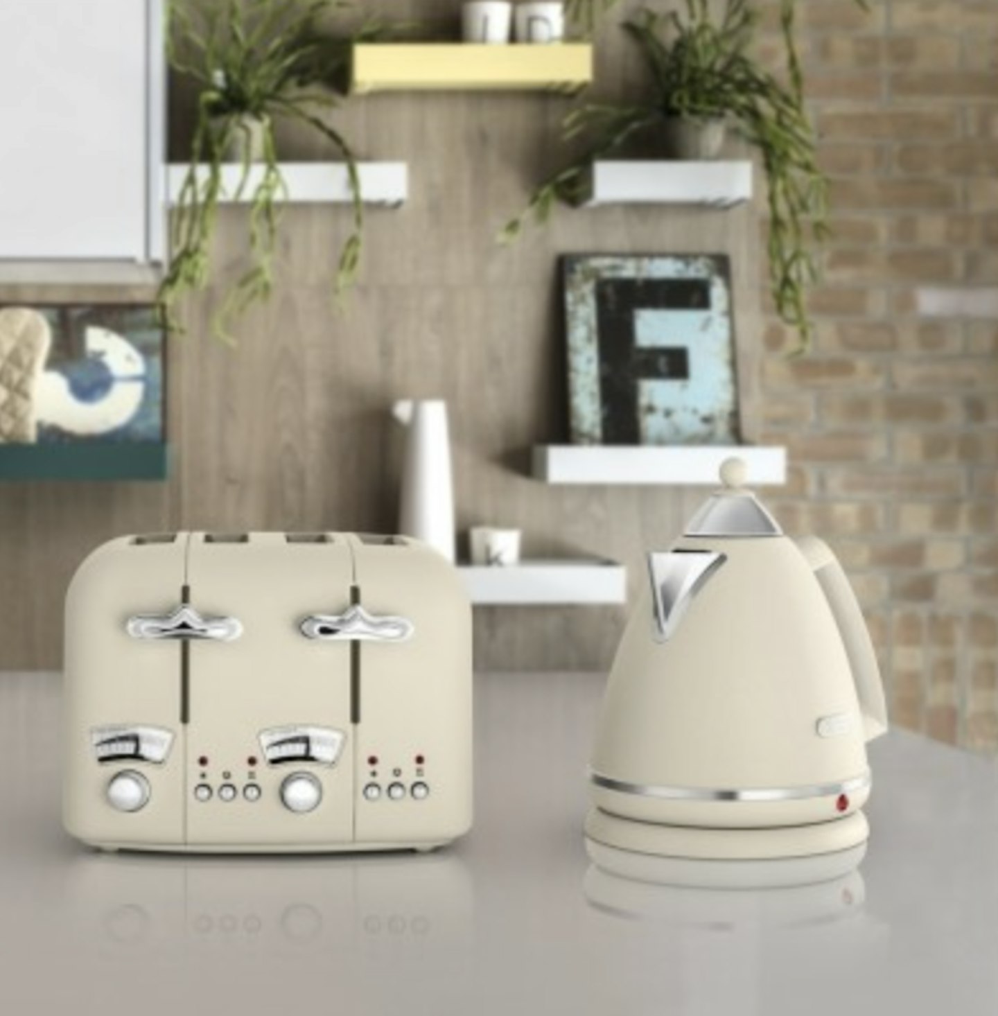 Delonghi Argento Flora Kettle and Toaster Set
