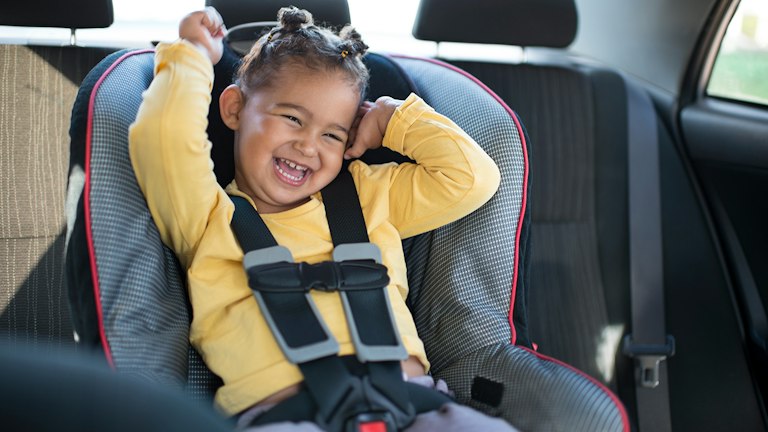 How to fit your baby car seat - Isofix or with seatbelt