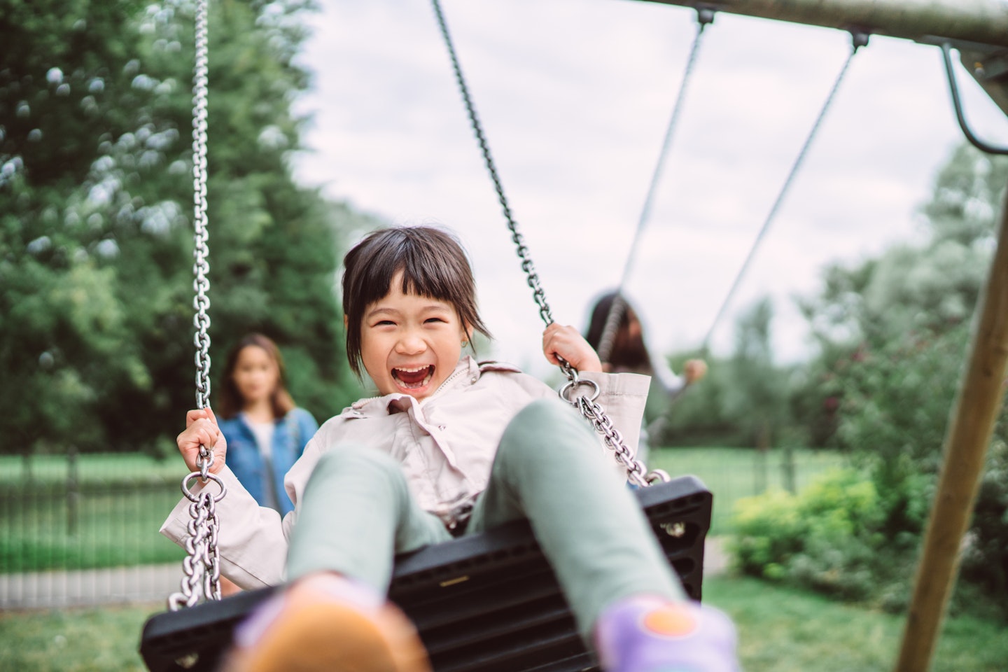 How do I find parks near me with playgrounds?