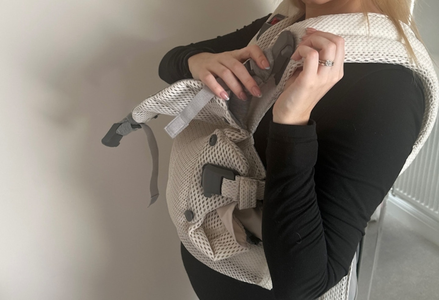 woman wearing the BabyBjörn Baby Carrier Harmony