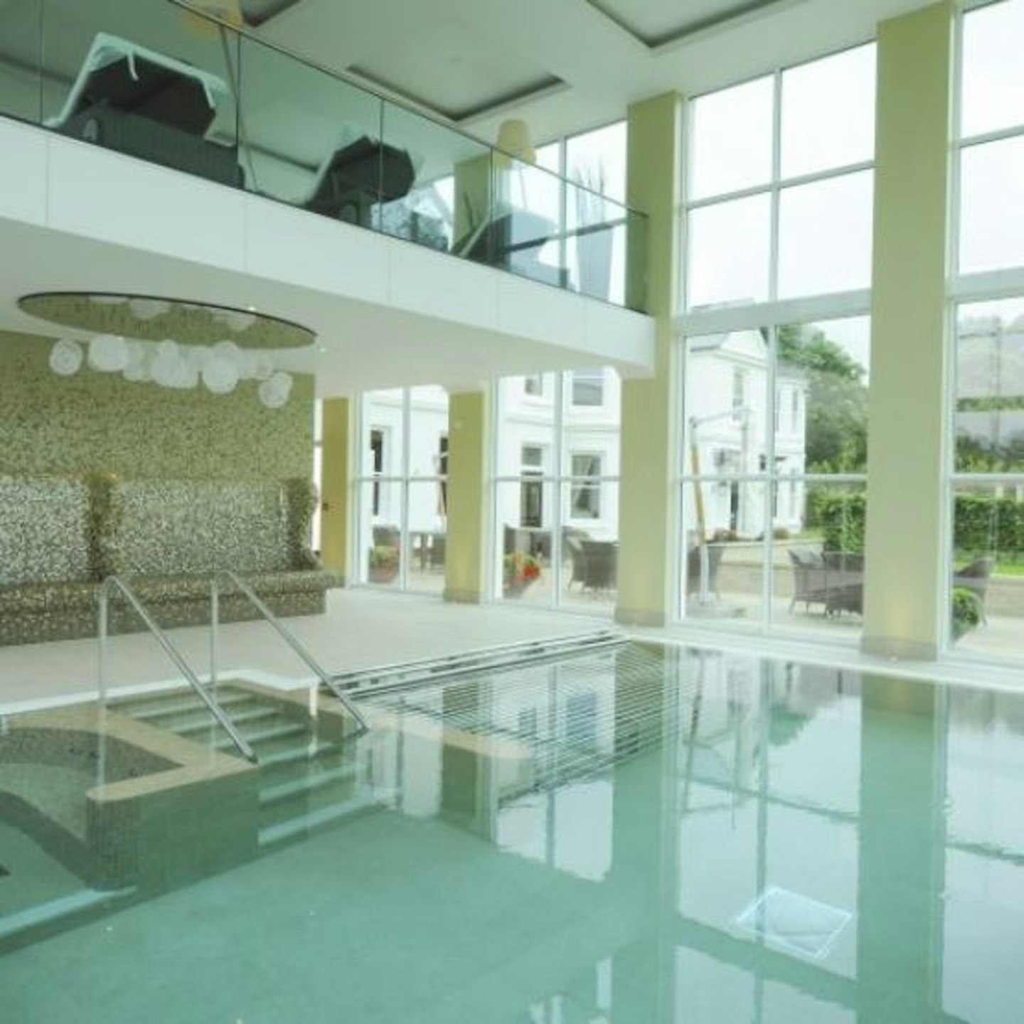 A Spa pool at Bedford Lodge Hotel