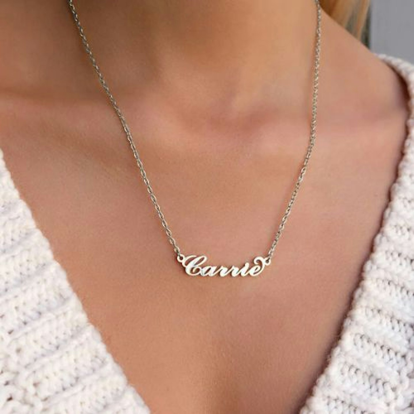 Carrie Name Necklace