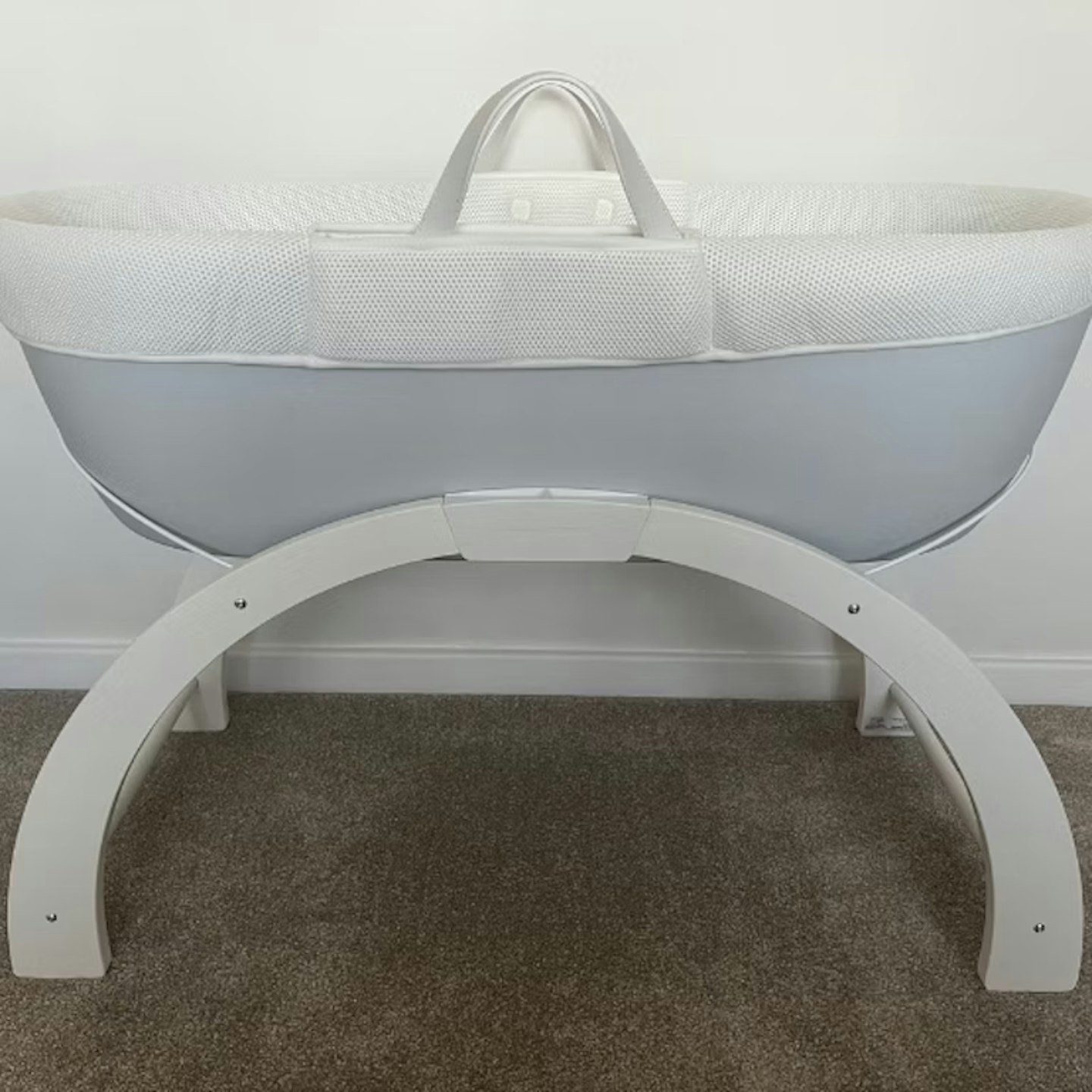 Shnuggle Dreami Moses Basket and Stand in testing
