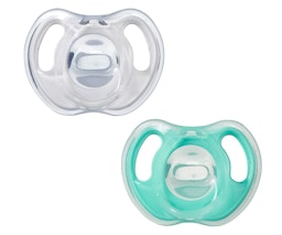 The best dummies for breastfed babies and newborns 2024