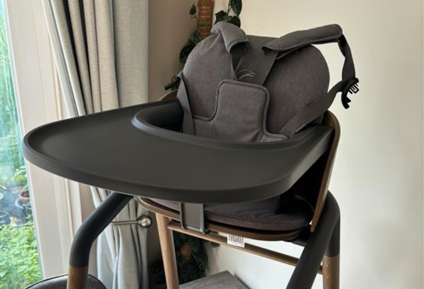 seat and tray of the Bugaboo Giraffe high chair