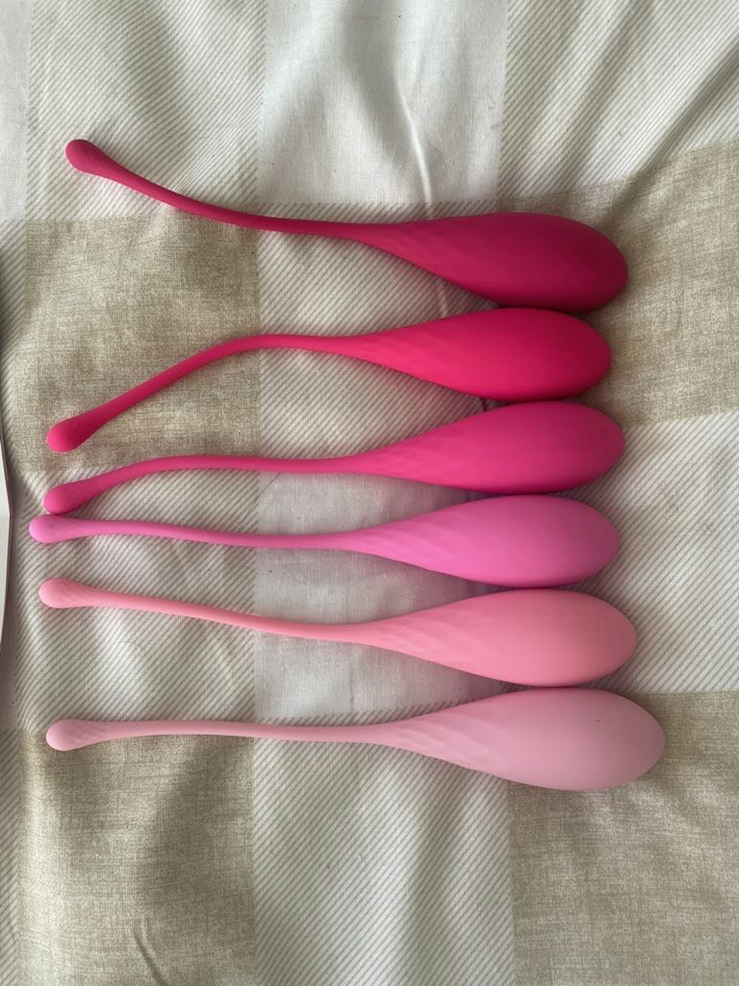 Bodyotics Deluxe Kegel Weighted Exercise Balls in shades of pink