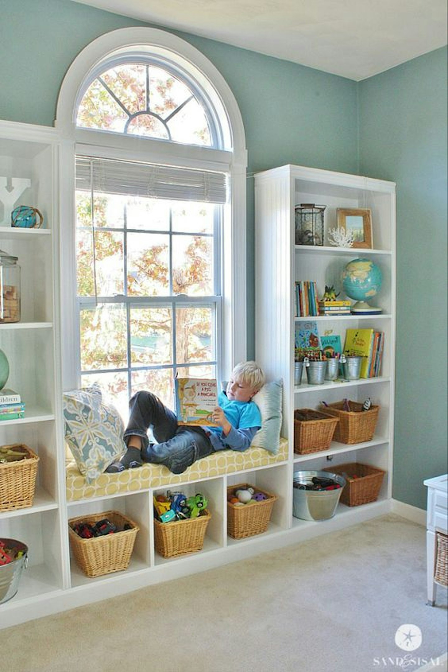 Shelving storage