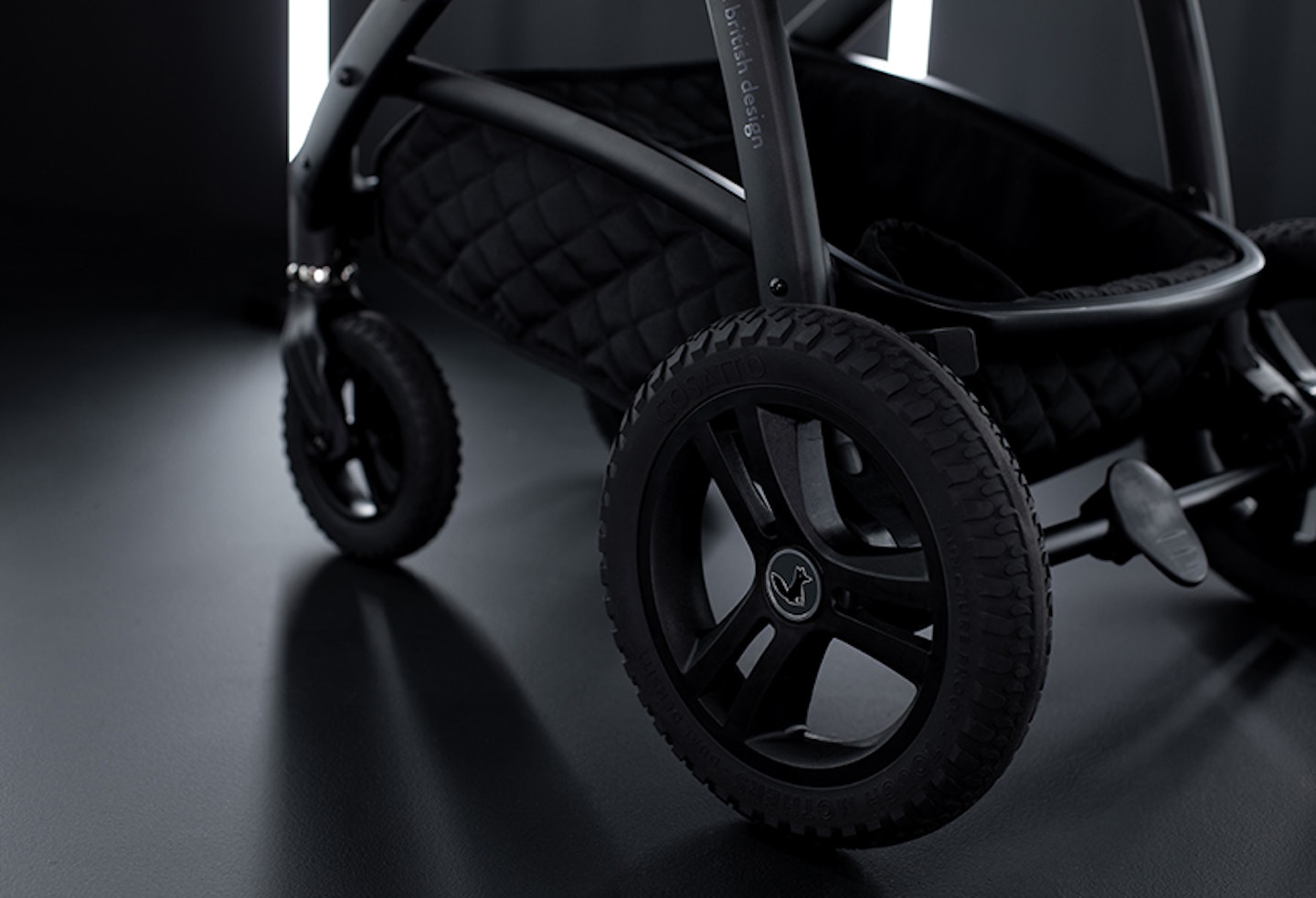 COSATTO_WOW_2_SILHOUETTE_LIFESTYLE-DETAILS-WHEEL