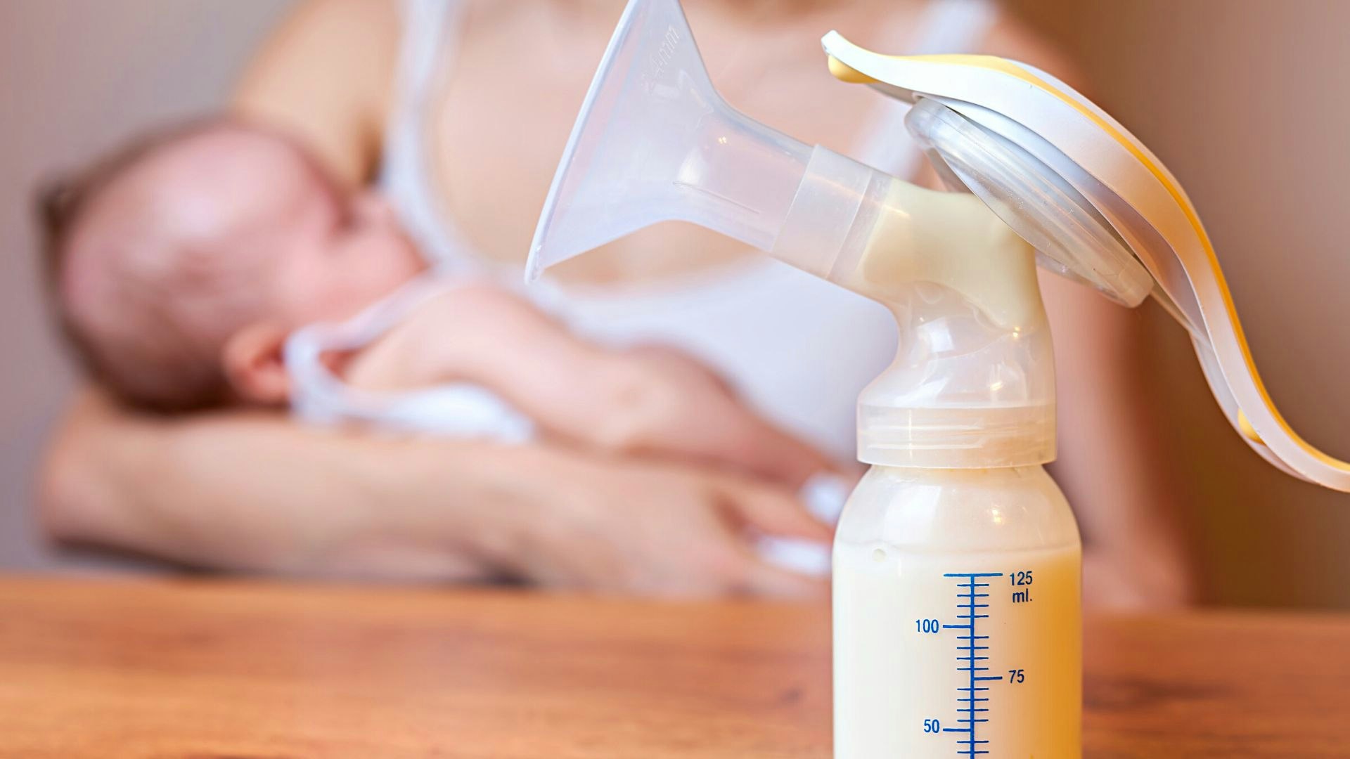 Mam - Manual Breast Pump and Breastfeeding Kit
