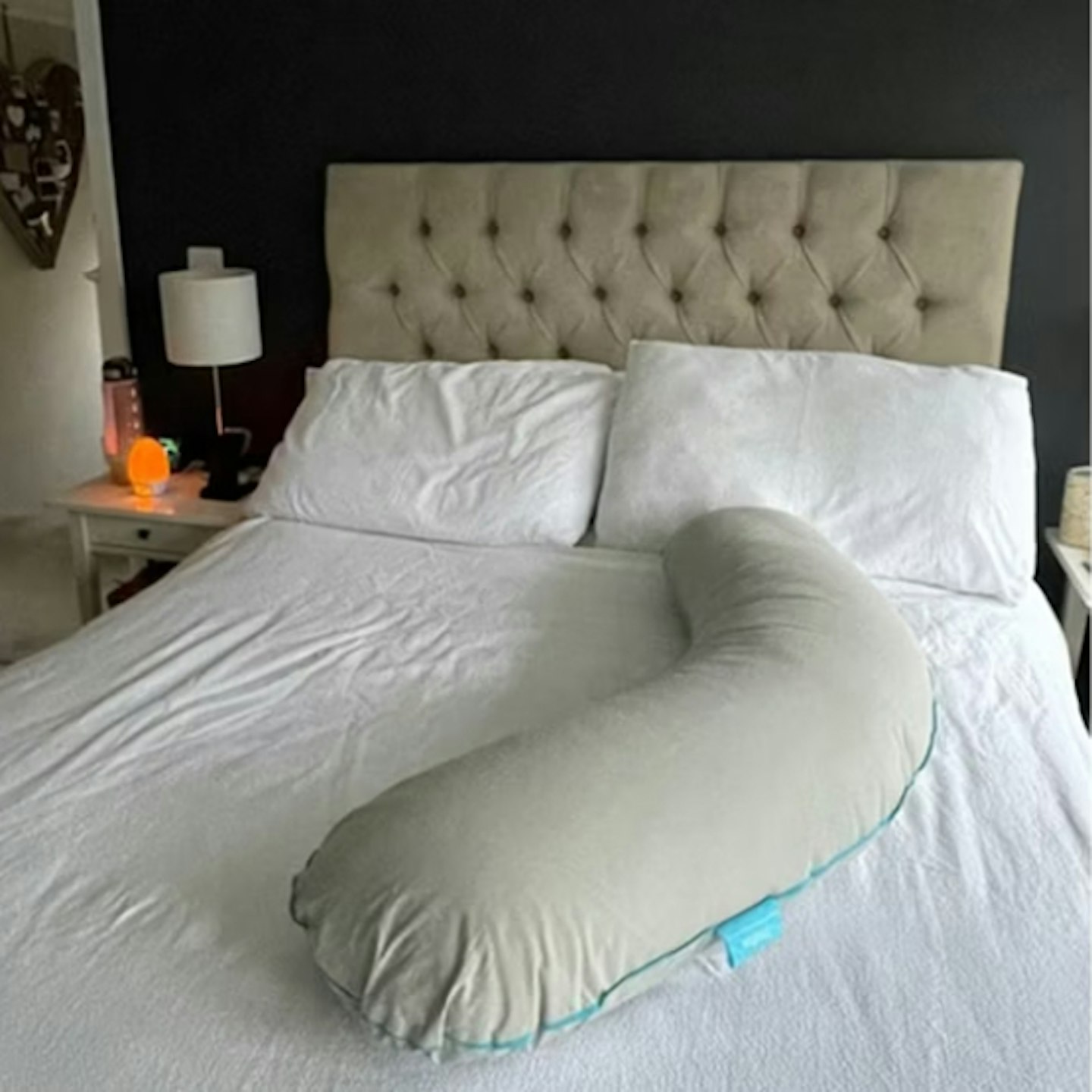 long shot of the Simba Cooling Body Pillow on a bed