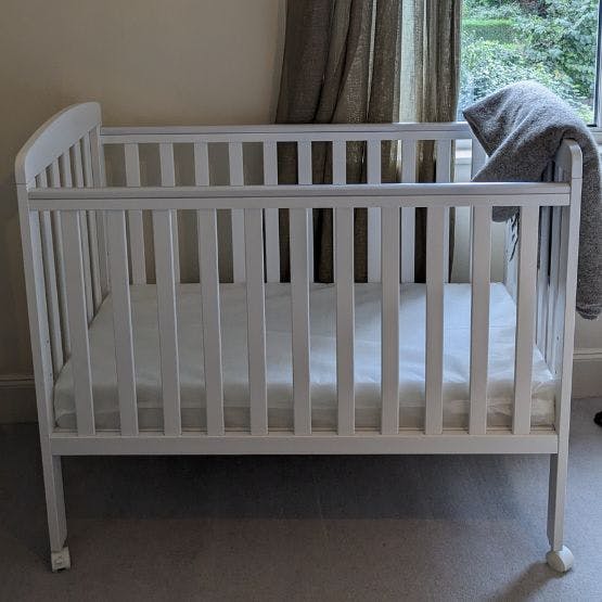 Best cot for small space best sale