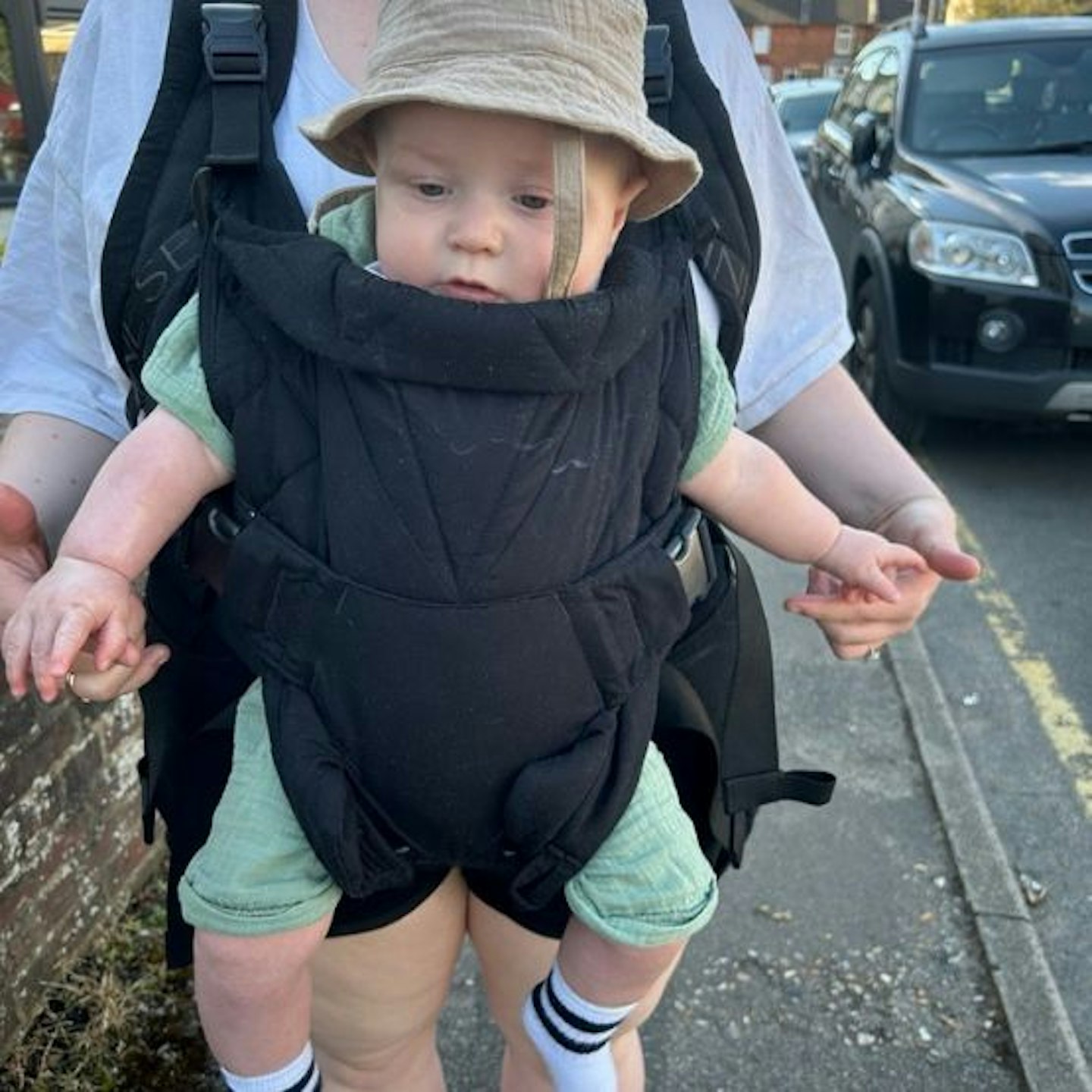 Hannah testing the Seraphine CARIPOD Baby carrier with her 5 month old baby