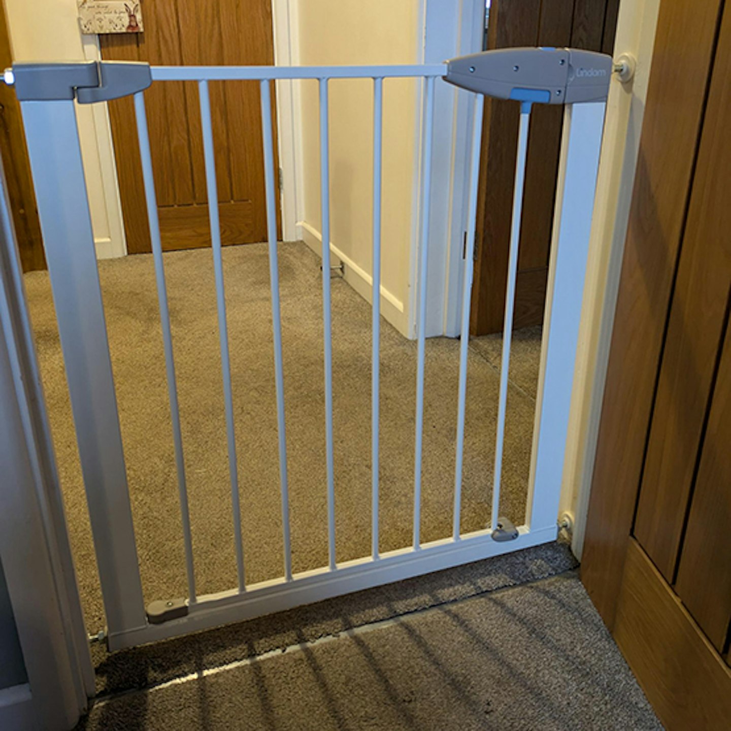 munchkin and lindam stair gate