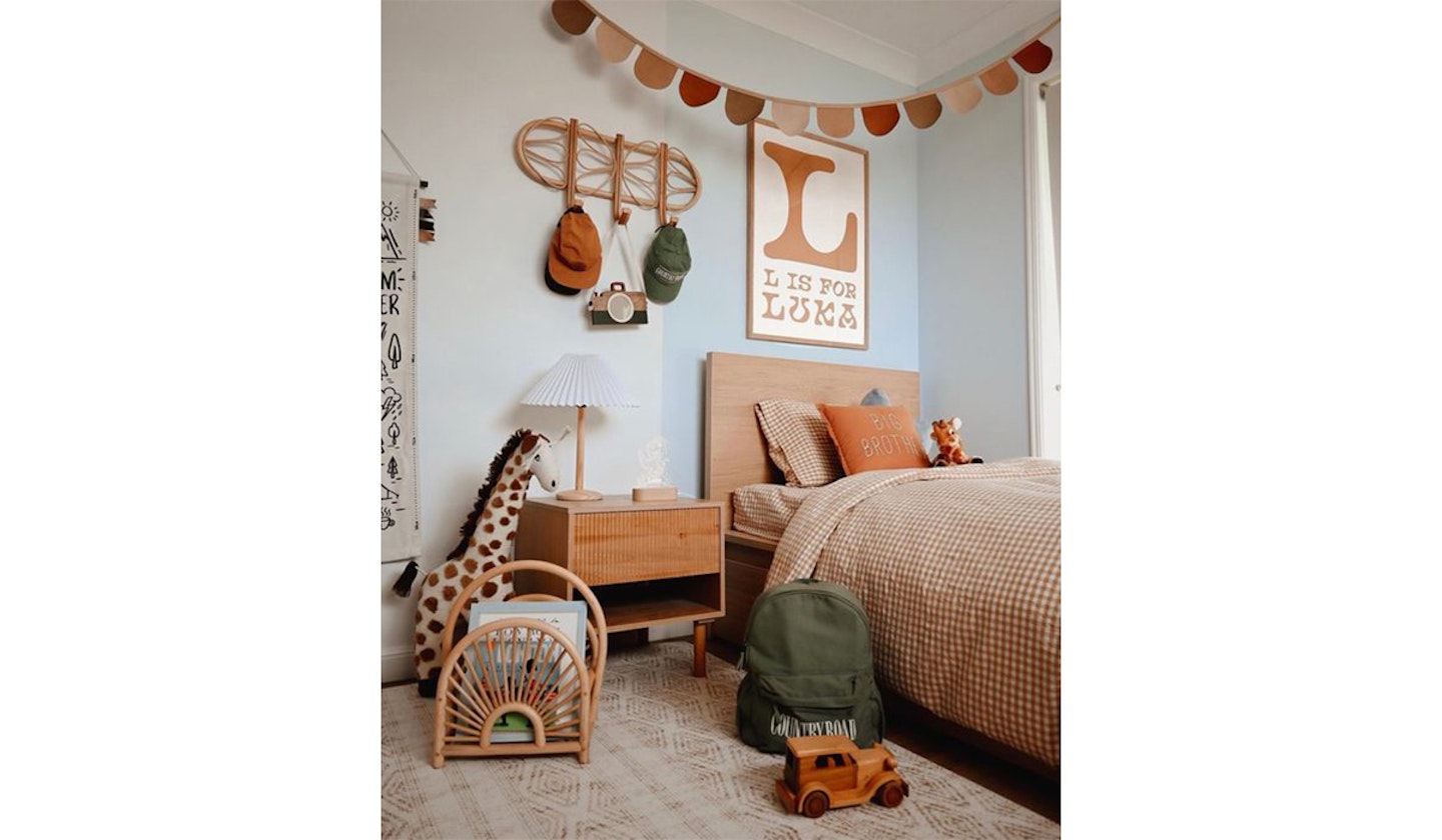 toddler room garland