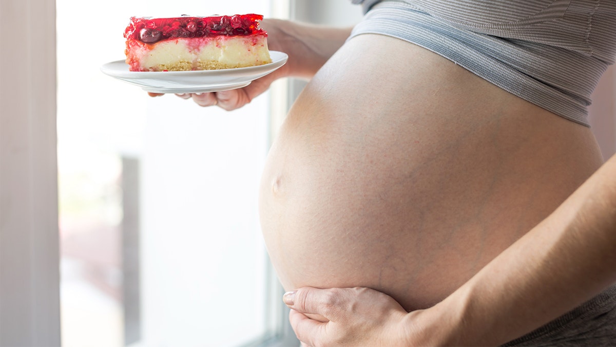 Can you eat cheesecake when pregnant?