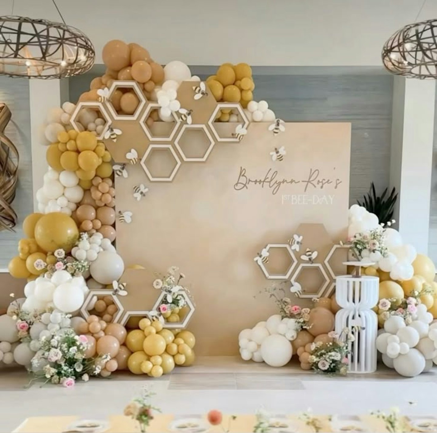 Bee design baby shower