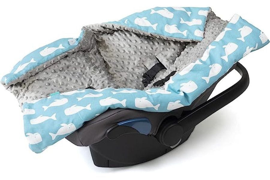 Pram blanket 2025 with strap holes