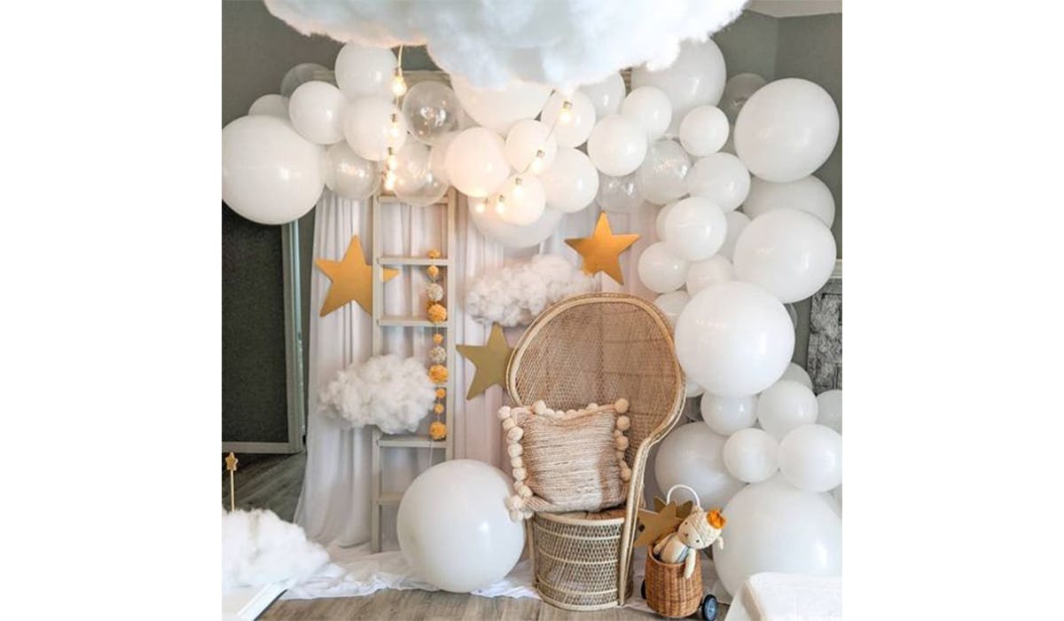 Simple baby shower store themes