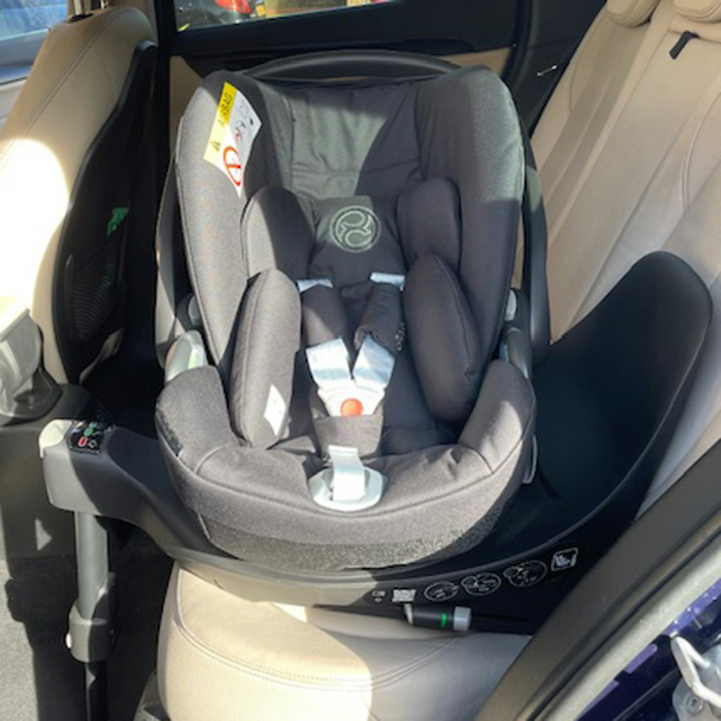 cybex car seat newborn spin to face square