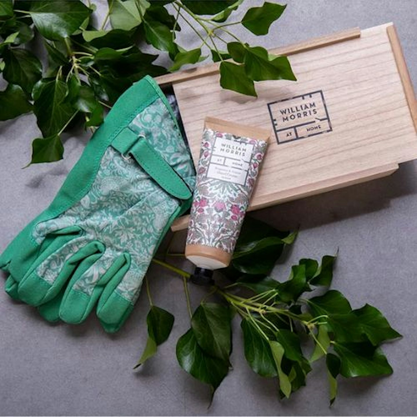 Best Mothers Day gifts for Nanny William Morris At Home Garden Lily Glove Set