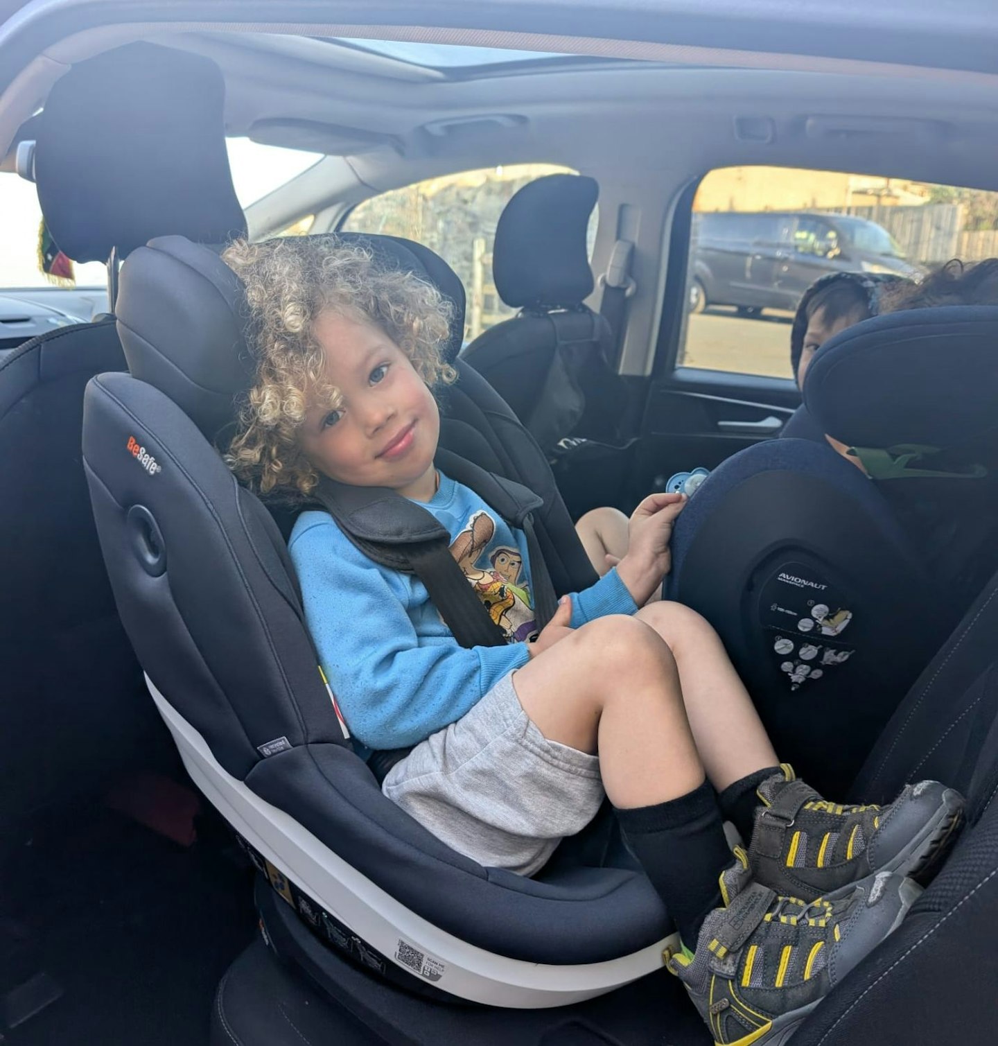 Harry James testing the Besafe Beyond toddler car seat.