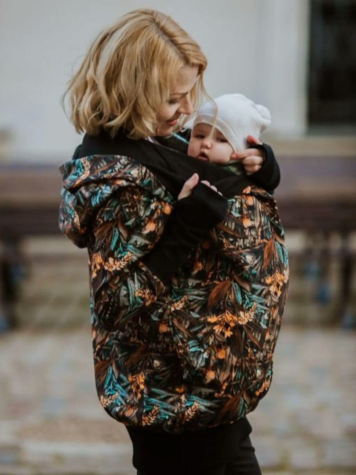 baby-wearing jacket