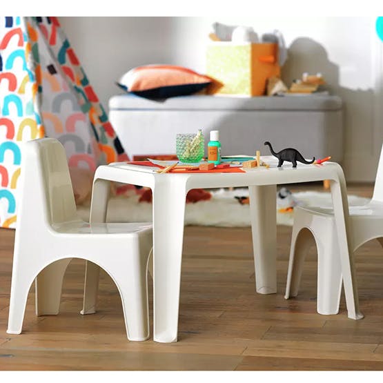 Childs plastic discount table and chairs