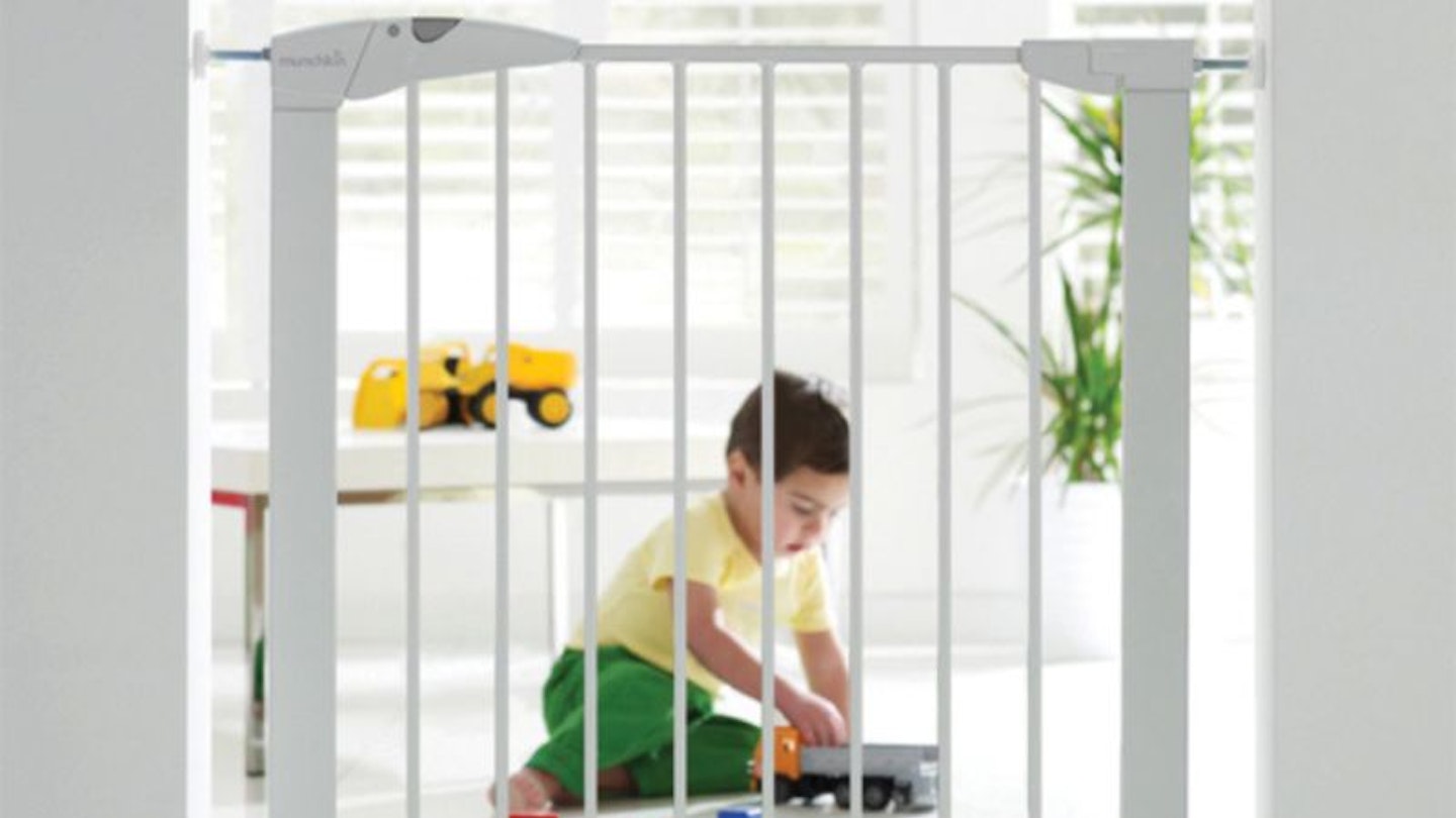Munchkin Maxi-Secure Pressure Fit Safety Gate Review