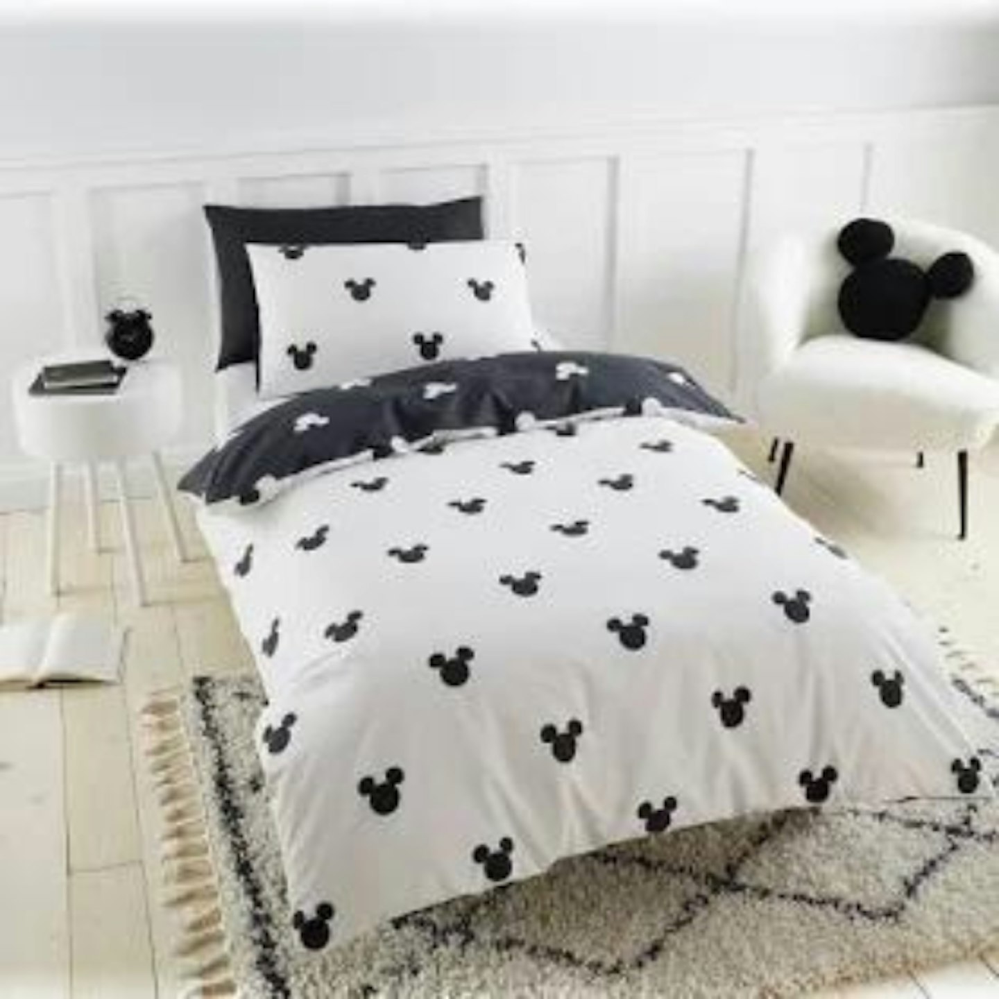 Mickey Mouse mono bedding